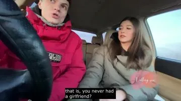 اللسان الروسي في السيارة